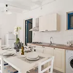 Seahouses * Lido Marini