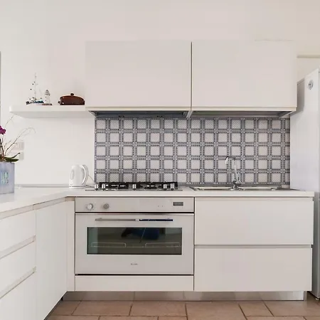 Seahouses Lido Marini